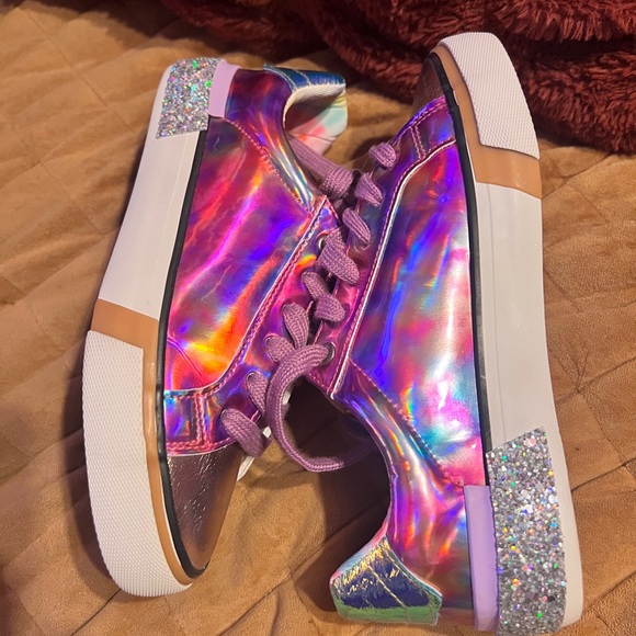 Steve Madden Purple Sneakers Metallic Finish - Picture 2 of 6